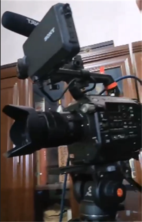 659d66862a6bf.png 片头冯莉.png