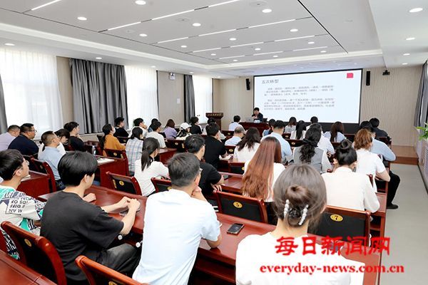 山东科技大学校区新闻宣传培训班启动 李锦