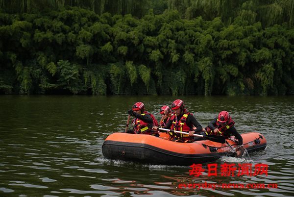 国家消防救援局陕西机动队伍开展水域救援培