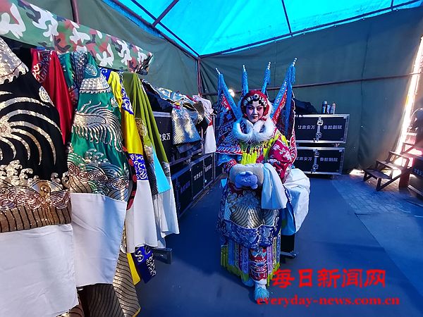 吴忠市红寺堡区年味浓：瑞蛇迎春庆秦腔大戏