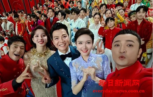 共庆申遗成功后首个春节 全球多地高塔和地