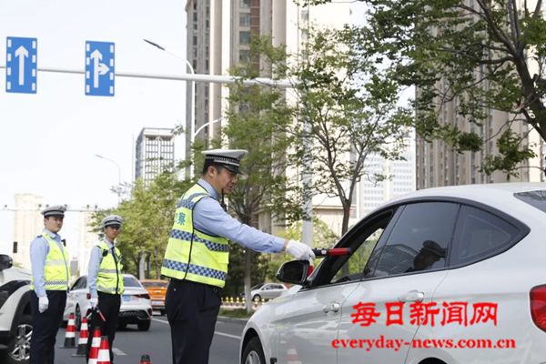 烟台交警第五大队重拳出击 高新区掀起酒醉