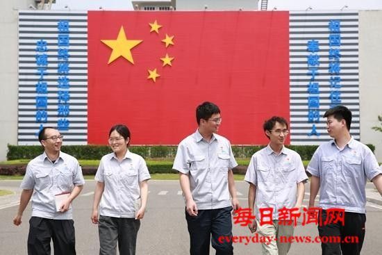 “亚洲第一台”背后的青春接力 驭风而行