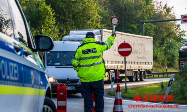 半年万余人 德国加速遣返非法居留者