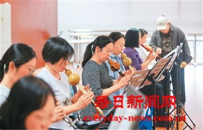 多彩文化点亮城市夜生活