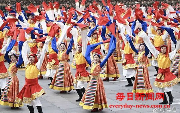 西藏自治区成立60周年庆祝大会隆重举行 