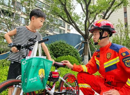 烟台高新消防开展暑期儿童骑行安全宣教活动