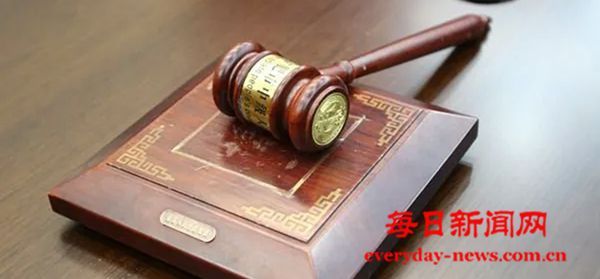 是谁在弹拨案件背后的琴弦