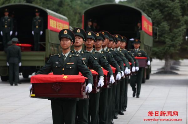 听，他们高唱《我的祖国》