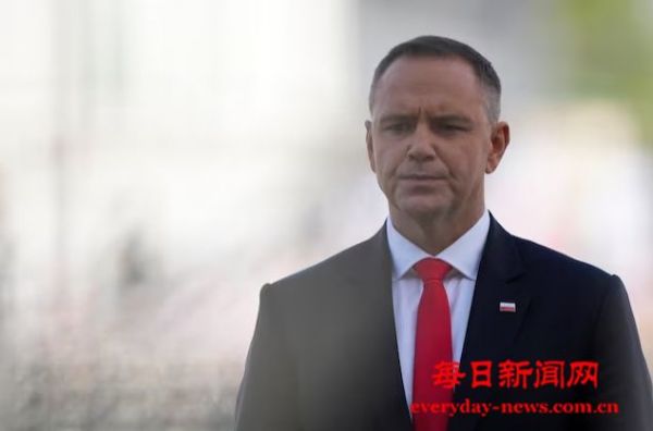 波兰总统签署决议 同意北约部队驻扎该国领