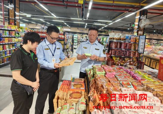 湖北省公安县藕池市场监管所开展“双节”前
