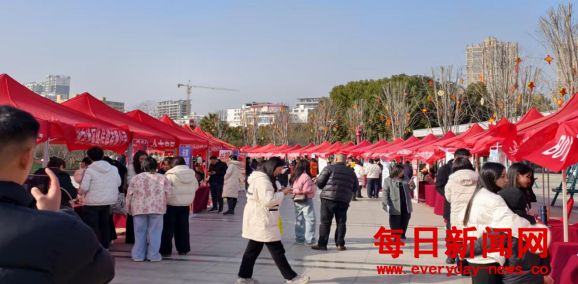 邓州市人社局：春风送岗促就业 真情相助暖